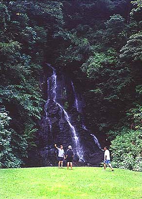 Luakaha Waterfall